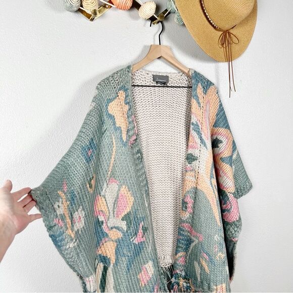 Anthropologie Floral Braided Knit Tassel Sweater Kimono in Gray Motif Size OS - Picture 4 of 9